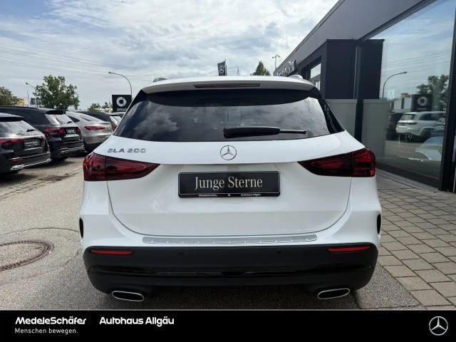 Mercedes-Benz GLA 200 AMG Line