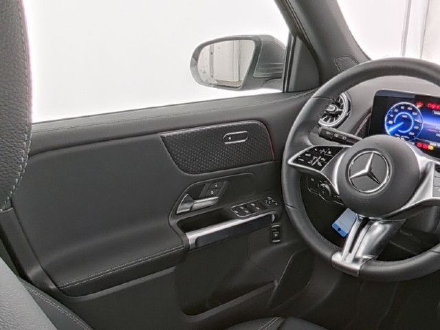 Mercedes-Benz EQB 300 4MATIC