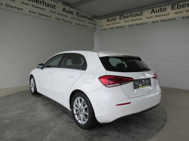 Mercedes-Benz A 180 A 180 d