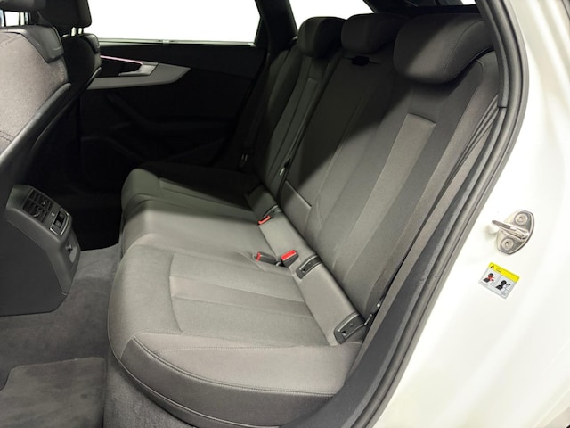 Audi A4 40 TFSI Avant S-Tronic