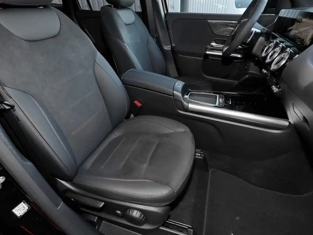 Mercedes-Benz GLA 200 AMG Line