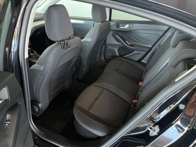 Ford Focus Cool & Connect EcoBoost