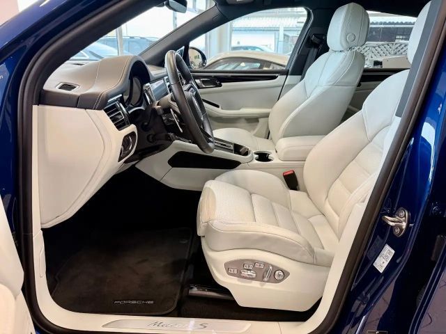 Porsche Macan S