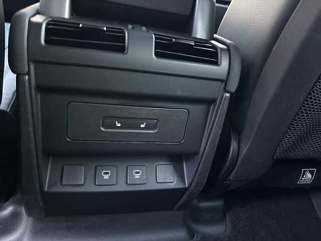 Land Rover Defender 110 SE