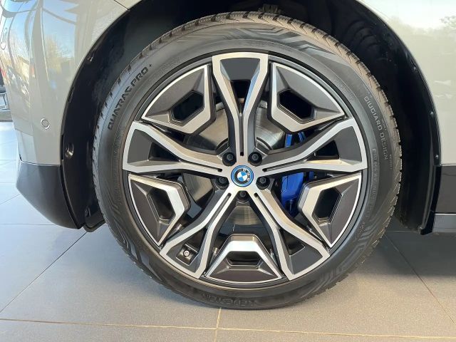 BMW iX xDrive40
