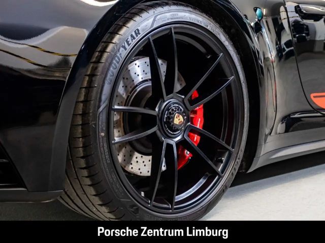 Porsche 992 4 Cabrio Carrera GTS