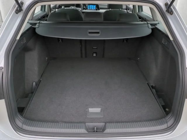 Volkswagen Golf 1.0 TSI Life Variant