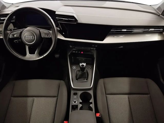 Audi A3 30 TDI Sedan