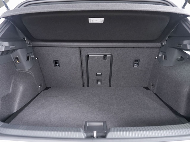 Volkswagen Golf DSG Golf VIII R-Line Style