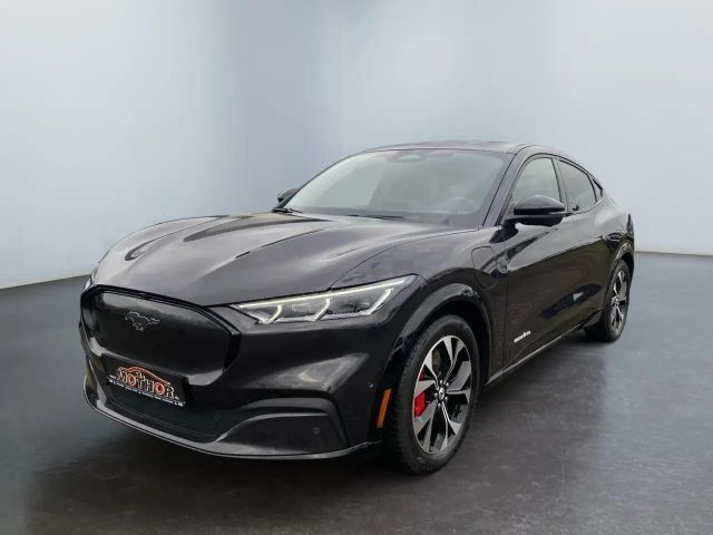 Ford Mustang Mach-E AWD Standard range