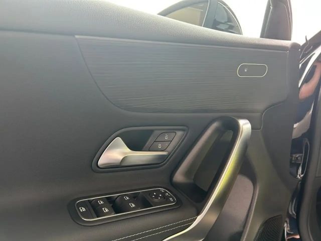 Mercedes-Benz A 180 Hatchback Progressive