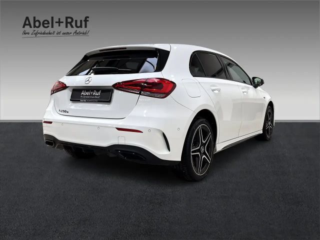 Mercedes-Benz A 250 A 250 e AMG Line