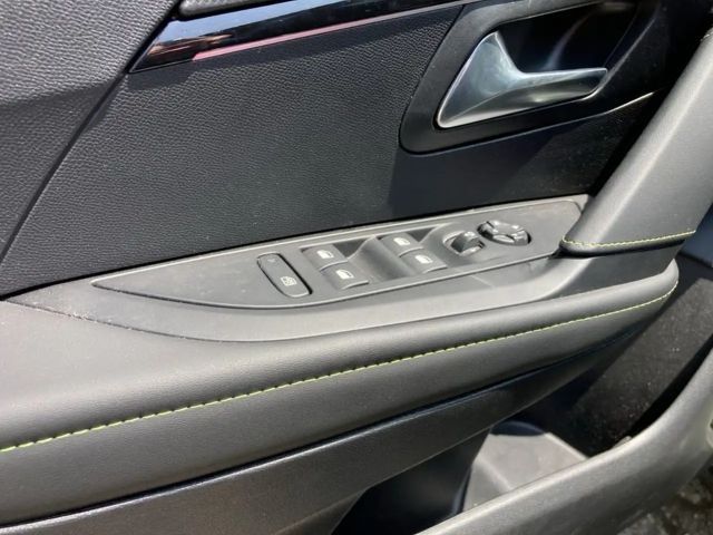Peugeot 208 EAT8 GT-Line PureTech