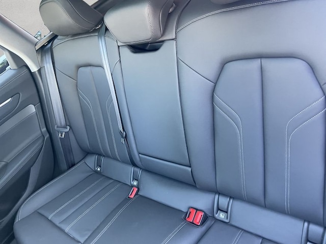 Audi A6 Avant Quattro S-Tronic