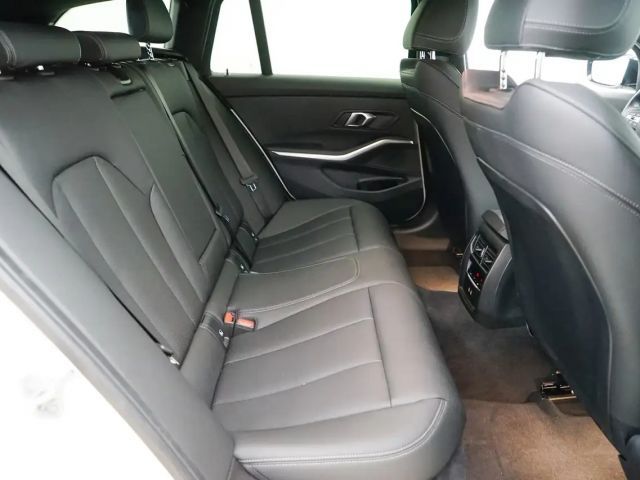 BMW 320 320e Touring