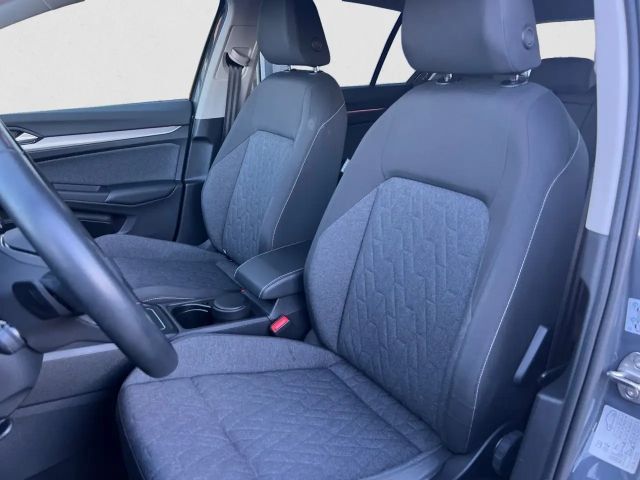 Volkswagen Golf DSG Life