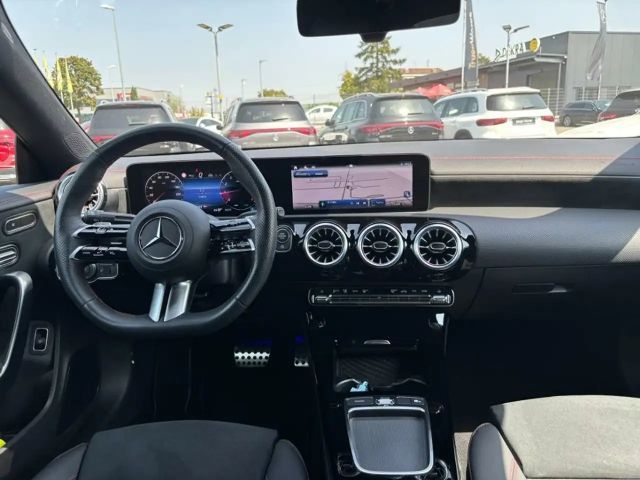 Mercedes-Benz CLA 200 AMG Line Coupé