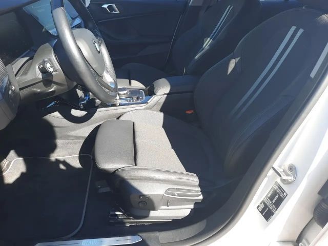 BMW 118 118i Sedan Sport Line