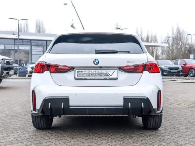 BMW 120 120i 5-deurs M-Sport Sedan