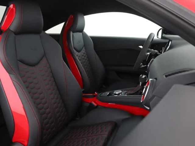 Audi RS Q3 Audi TT RS Coupé