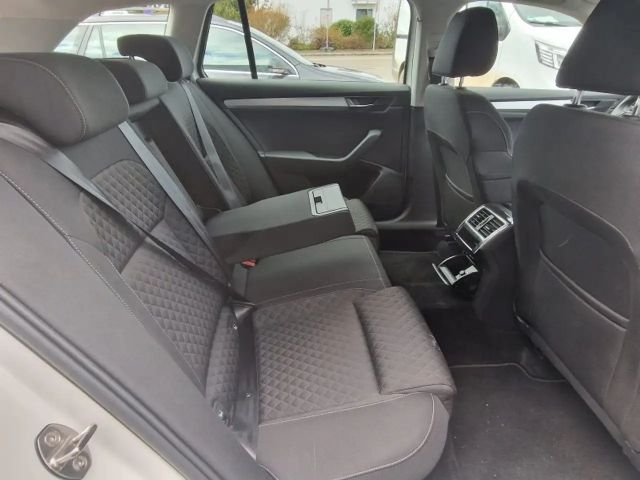 Skoda Superb 1.4 TSI Ambition Combi iV