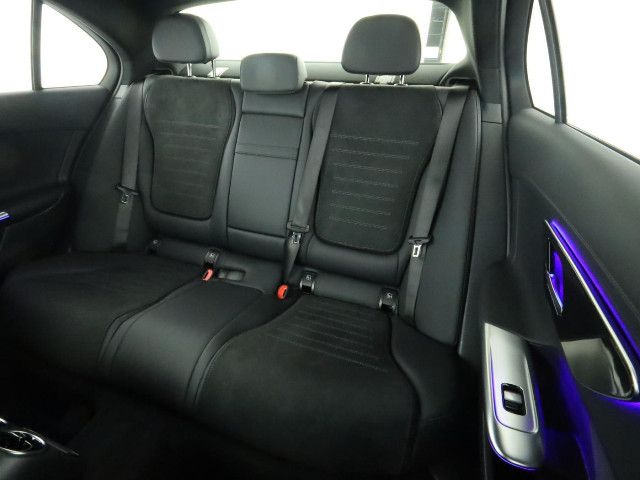 Mercedes-Benz C 200 Sedan