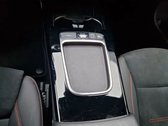 Mercedes-Benz CLA 200 AMG Line Coupé