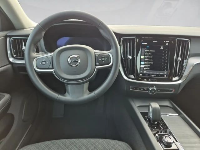 Volvo V60 Core Hybrid