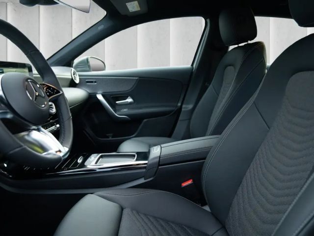 Mercedes-Benz A 180 Hatchback Progressive