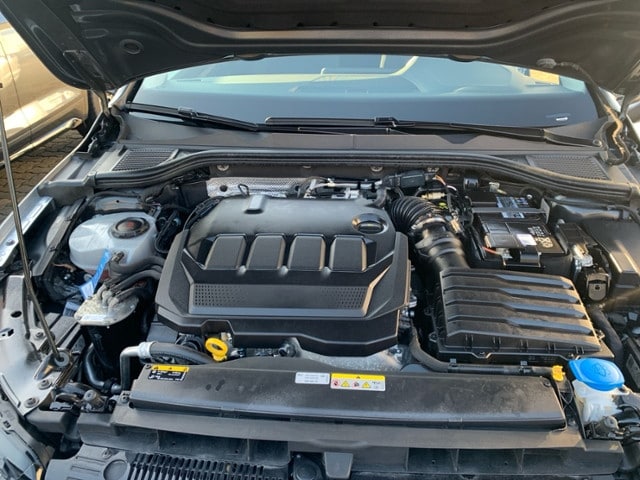 Volkswagen Golf 2.0 TDI DSG Life Variant