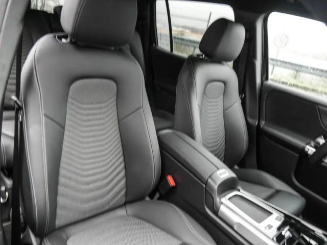 Mercedes-Benz EQB 350 4MATIC Progressive