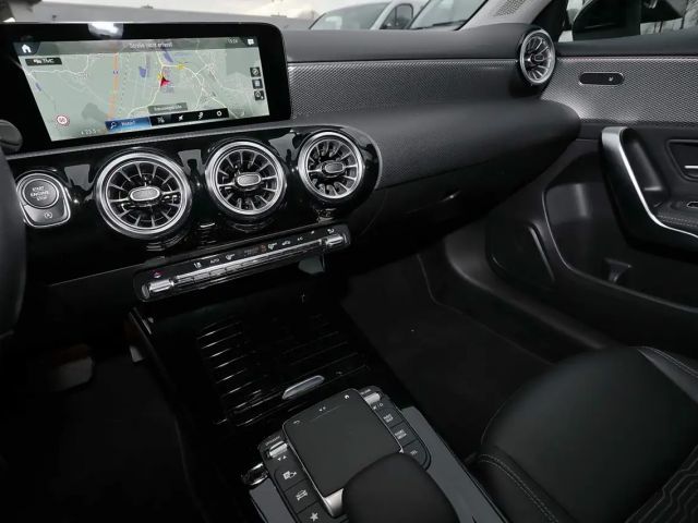 Mercedes-Benz A 200 A 200 d