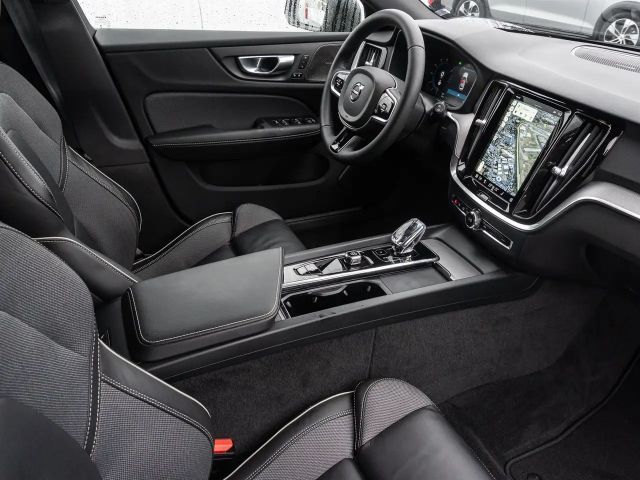 Volvo V60 Cross Country AWD Plus