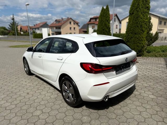 BMW 118 118i Sedan