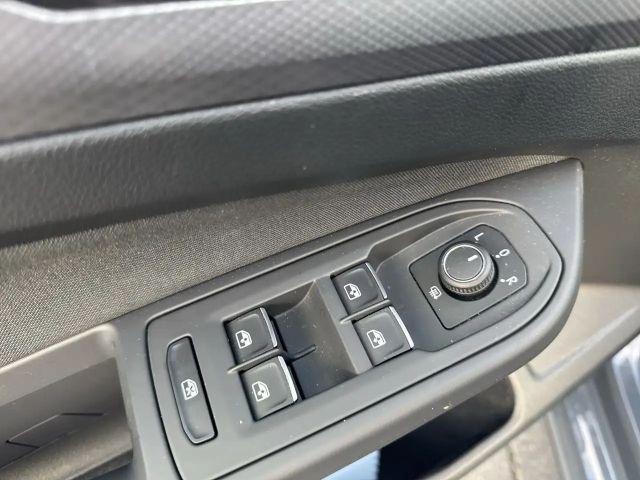 Volkswagen Golf 1.5 eTSI Golf VIII Style