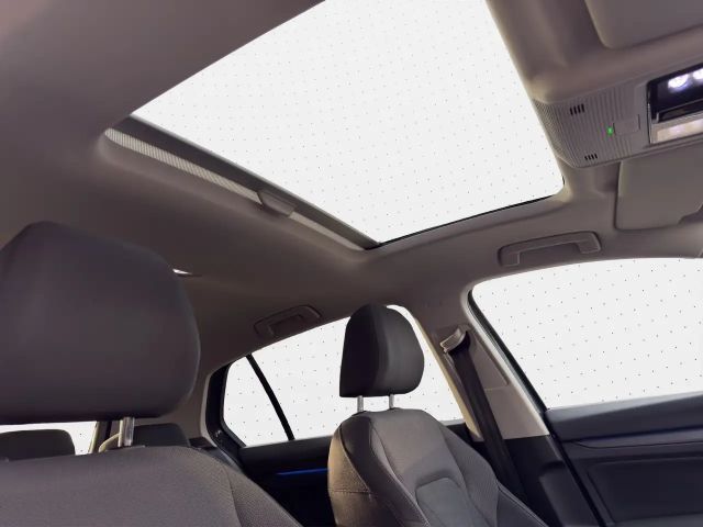 Volkswagen Golf 2.0 TDI DSG Golf VIII Style