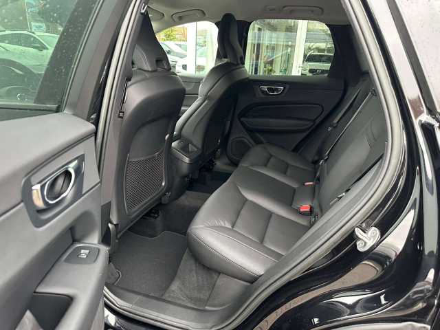 Volvo XC60 AWD Dark Plus