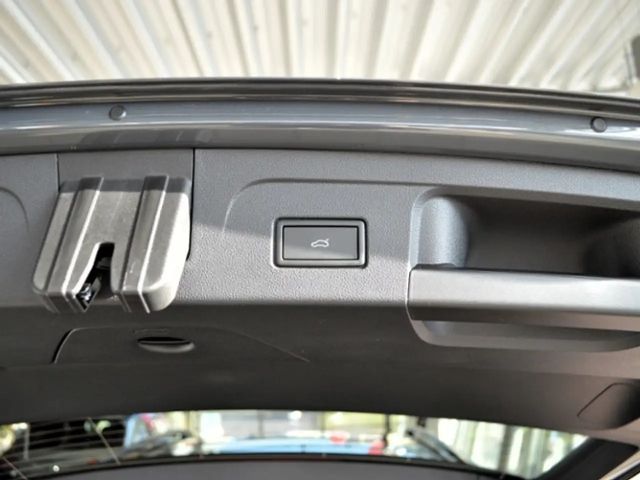 Volkswagen Touran DSG IQ.Drive