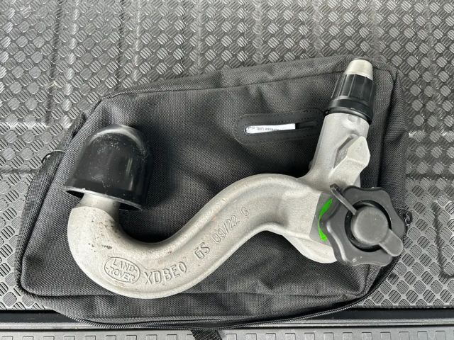 Land Rover Defender 90 D250 SE