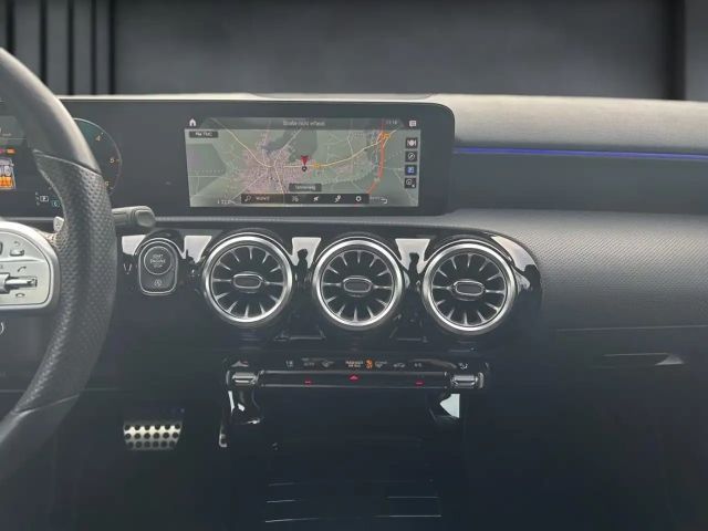 Mercedes-Benz A 220 A 220 d AMG Line