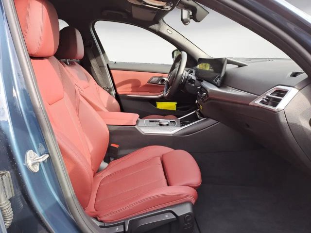 BMW 318 318i M-Sport Sedan