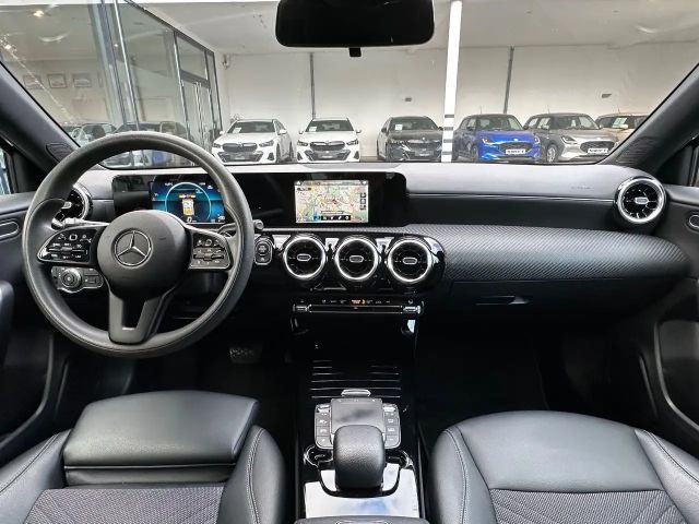 Mercedes-Benz A 180 A 180 d Style