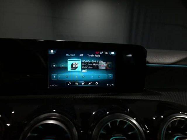 Mercedes-Benz A 250 A 250 e AMG Line