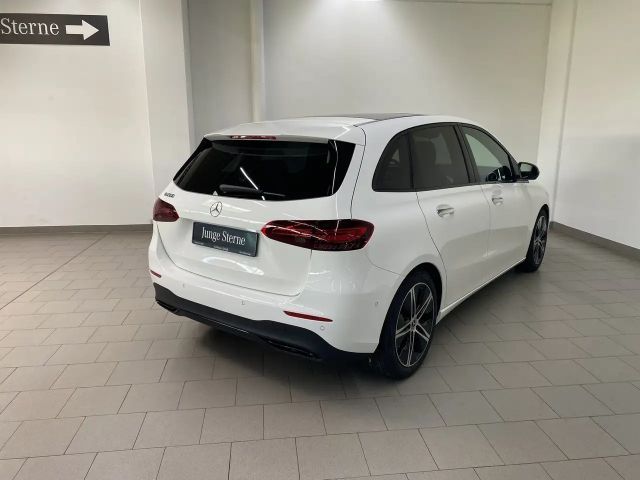 Mercedes-Benz B 200 PRO+NIGHT+PANO+KEYLESS+MULTIBEAM+KAMERA