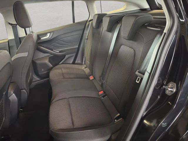 Ford Focus Cool & Connect EcoBoost Wagon