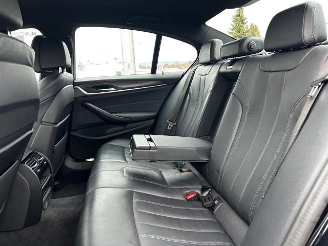 BMW 530 530e M-Sport Sedan