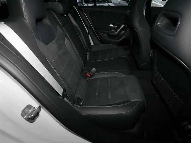 Mercedes-Benz CLA 200 AMG Line