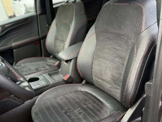 Ford Kuga Plug in Hybrid ST Line X