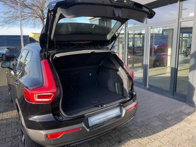 Volvo XC40 Core Recharge