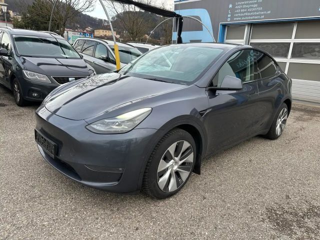 Tesla Model Y AWD Long Range